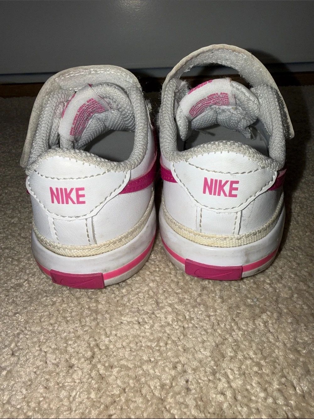 Nike Toddlers 7C White Sneakers with Pink Swoosh